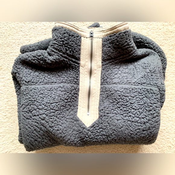 Abercrombie & Fitch, size small Sherpa - Picture 3 of 5